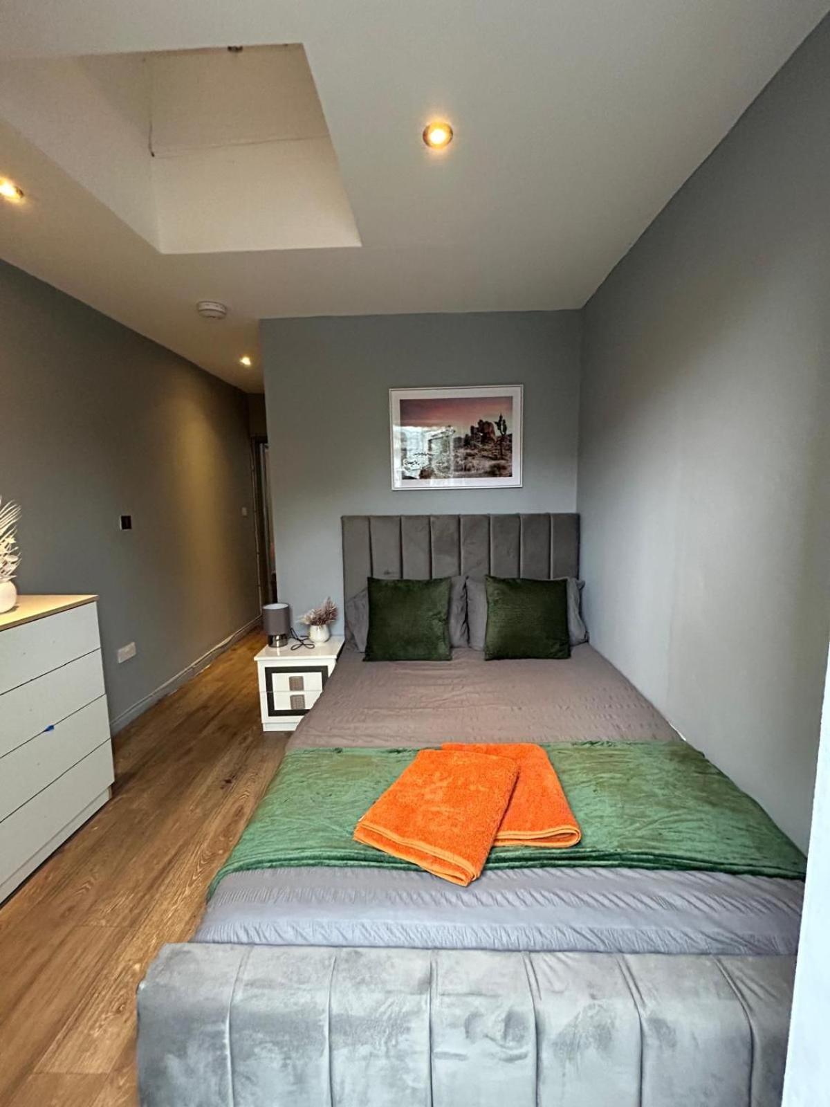2 Bedroom Flat In Euston 2 Mins Away From Station, No Lift London Kültér fotó