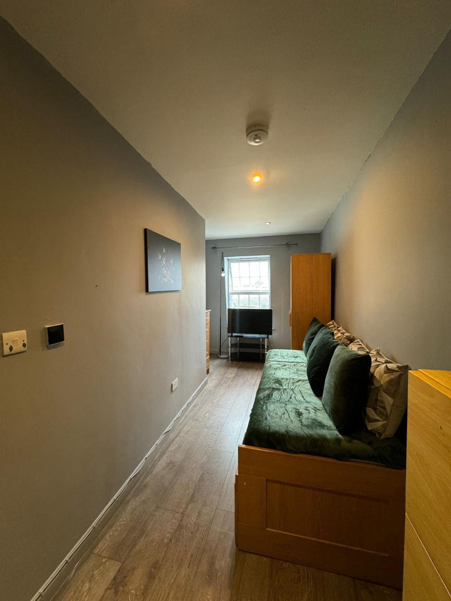 2 Bedroom Flat In Euston 2 Mins Away From Station, No Lift London Kültér fotó