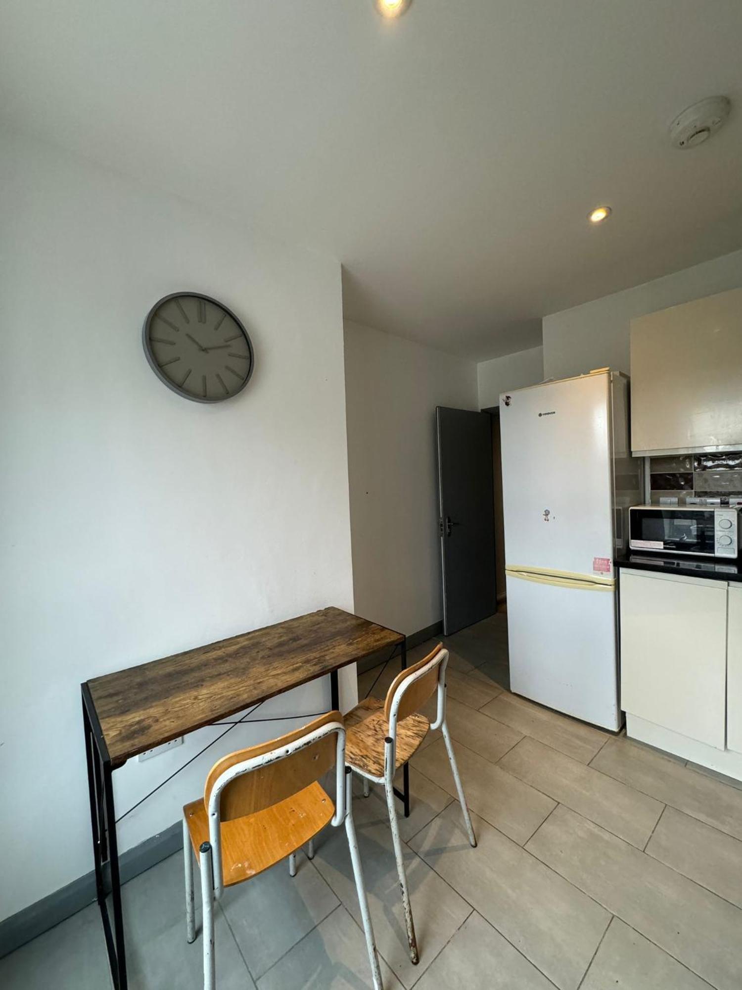 2 Bedroom Flat In Euston 2 Mins Away From Station, No Lift London Kültér fotó