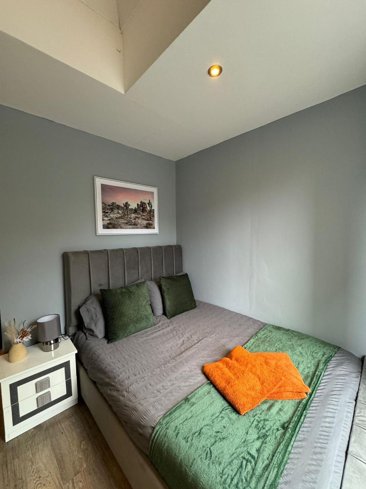 2 Bedroom Flat In Euston 2 Mins Away From Station, No Lift London Kültér fotó
